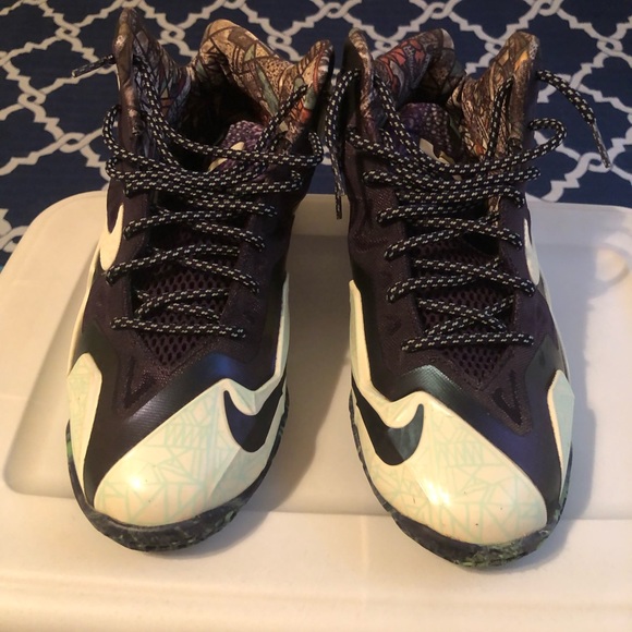 Nike LeBron 11 Black and Green Sneakers - Picture 2 of 4